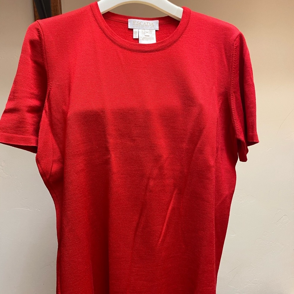 Short sleeve red hot !
